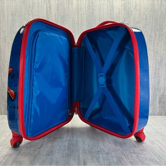 Heys Marvel Spiderman Hardside Kids Carry On 18" Spinning Wheeled Luggage Bag - Picture 9 of 15